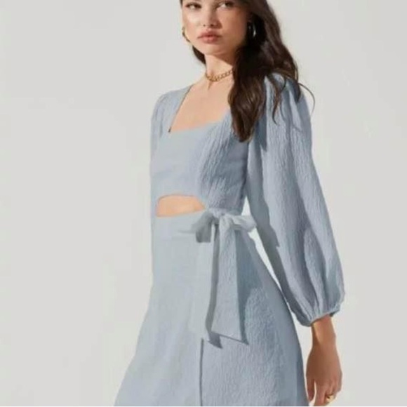 ASTR the Label center cutout wrap skirt mini dress - Picture 2 of 5